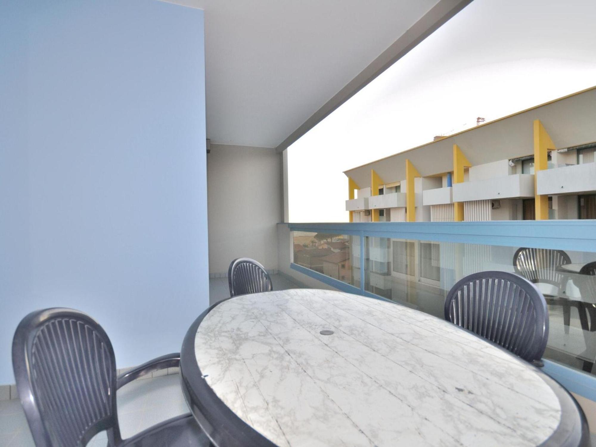 Apartment In Bibione Spiaggia Near The Beach Екстериор снимка
